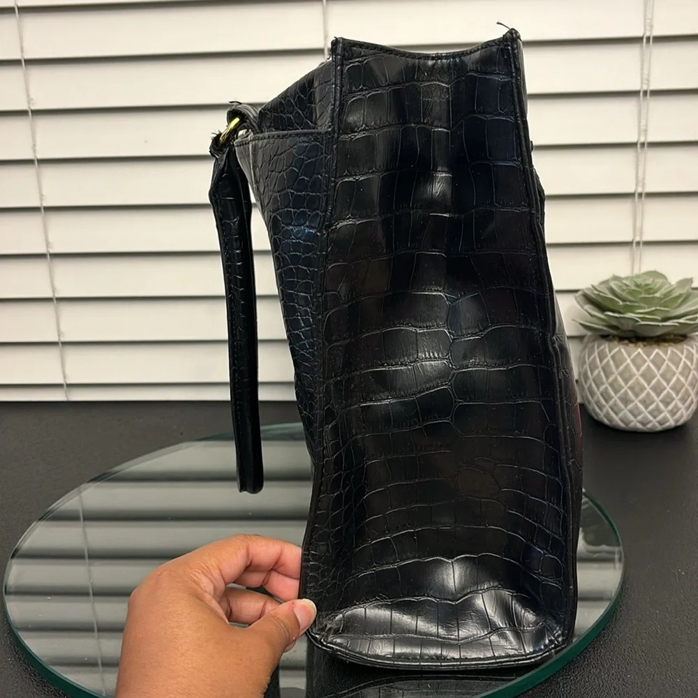 Tommy Hilfiger Black Crocodile-Embossed Open Tote Bag Gold Hardware - Picture 3 of 10